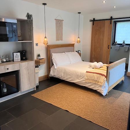 Luxury Courtyard Studio In Llangollen Exteriér fotografie