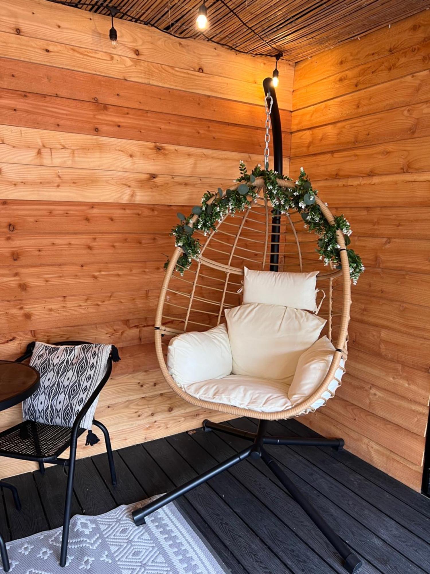 Luxury Courtyard Studio In Llangollen Exteriér fotografie